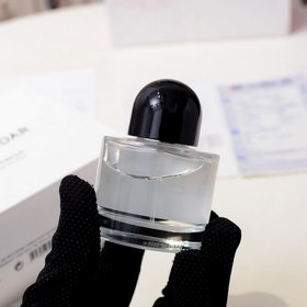 Название бренда： Byredo Super Cedar Объем： 100 мл Упаковка： короб
