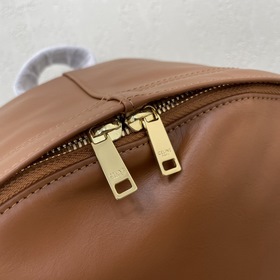 CELINE TRIOMPHE Средняя сумка через плечо из телячьей кожи Артик
