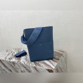 CELINE SEAU SANGLE Сумка из зернистой телячьей кожи Модель： 18054