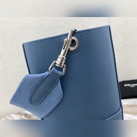 CELINE SEAU SANGLE Сумка из зернистой телячьей кожи Модель： 18054