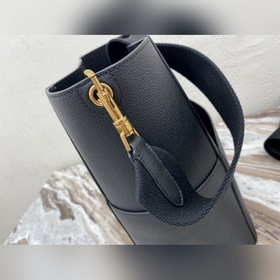 CELINE SEAU SANGLE Сумка из зернистой телячьей кожи Модель： 18054