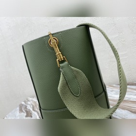 CELINE SEAU SANGLE Сумка из зернистой телячьей кожи Модель： 18054