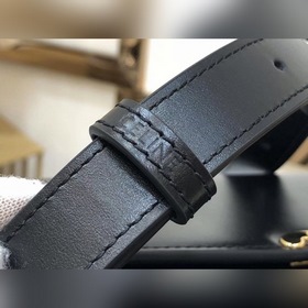 Celine Triomphe Артикул： 188423 Новая серия Triomphe Box с заст