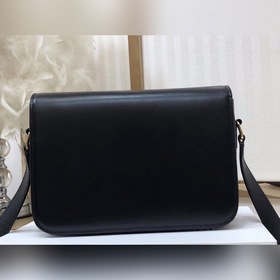 Celine Triomphe Артикул： 188423 Новая серия Triomphe Box с заст