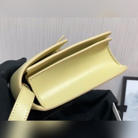 Celine Классическая сумка через плечо из кожи теленка Изготовлен