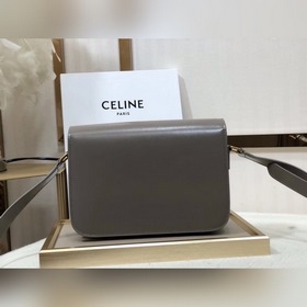 Celine Сумка Triomphe через плечо Артикул： 188423 Цвет： галечный