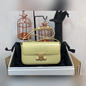 CELINE Сумка под мышку Triomphe Артикул： 194143 Верхняя часть сум