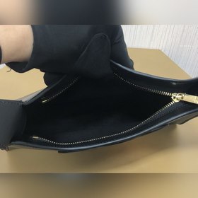 Сумка через плечо из гладкой кожи Cline Сумка под мышку Triumpha