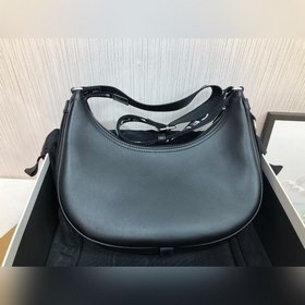 Средняя сумка Celine из гладкой кожи с ремешком CELINE Сумка под