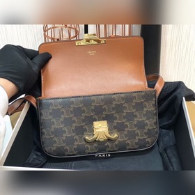 CELINE Triomphe Shoulder Bag Сумка под мышку Триумфальная арка Ар