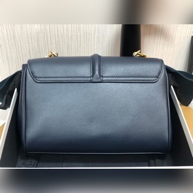 Сумка Celine из гладкой кожи, артикул： 196853CR4.04LU Подкладка и