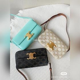 Celine Прямоугольная сумка под мышку Triomphe Общий дизайн очень