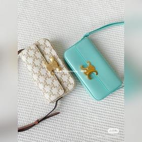 Celine Прямоугольная сумка под мышку Triomphe Общий дизайн очень