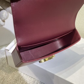 Celine CHAIN SHOULDER BAG Ранневесенняя коллекция Короткая сумка 