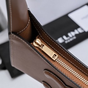 CELINE Сумка через плечо из гладкой кожи Сумка под мышку Triumph 
