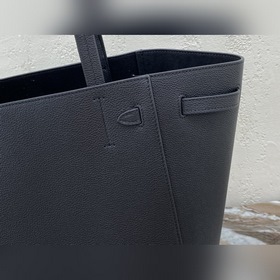 Celine Маленькая сумка из мягкой кожи с зернистой текстурой Артик