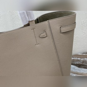 Celine Маленькая сумка из мягкой кожи с зернистой текстурой Артик