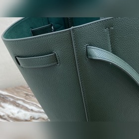 Celine Маленькая сумка из мягкой кожи с зернистой текстурой Артик