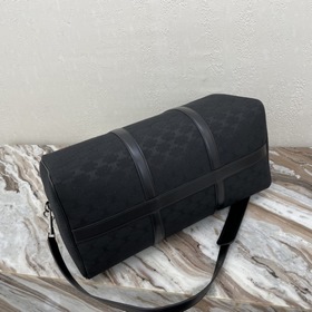 Средняя сумка Celine из кожи с вышитым логотипом Черный Артикул： 