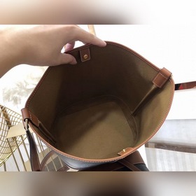 Сумка Celine TRIOMPHE из парусины среднего размера 61% пропитанна