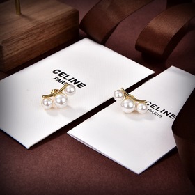 Новые серьги Celine Необычный дизайн, полный индивидуальности, к