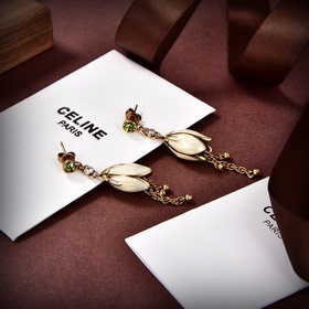 Новые серьги Celine Необычный дизайн, полный индивидуальности, к