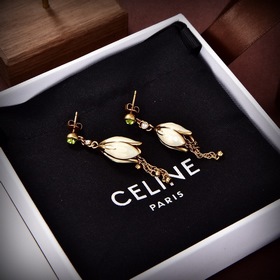 Новые серьги Celine Необычный дизайн, полный индивидуальности, к