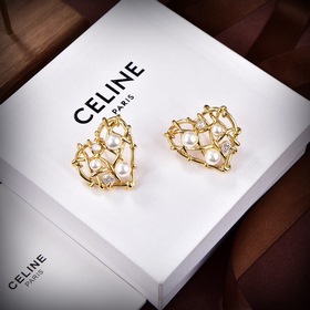 Новые серьги-гвоздики Celine Необычный дизайн, полный индивидуаль