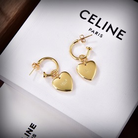 Новые серьги-гвоздики Celine Необычный дизайн, полный индивидуаль