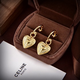 Новые серьги-гвоздики Celine Необычный дизайн, полный индивидуаль