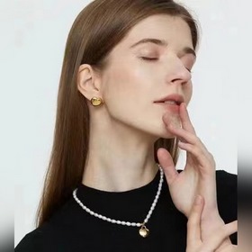 Новые серьги Celine Необычный дизайн, полный индивидуальности, к