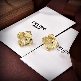 Новые серьги-гвоздики Celine Необычный дизайн, полный индивидуаль