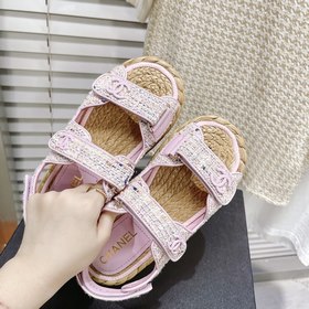 CHANEL Классические сандалии на липучках Очень красивый и нежный 
