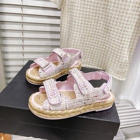 CHANEL Классические сандалии на липучках Очень красивый и нежный 