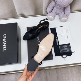 CHANEL Классическая модель на толстом каблуке с квадратным носком