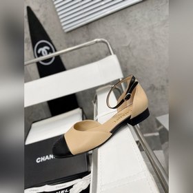 CHANEL Полуоткрытые туфли Mary Jane с двойным C Цвет： черный, бел