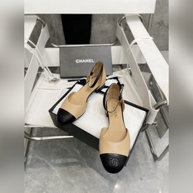 CHANEL Полуоткрытые туфли Mary Jane с двойным C Цвет： черный, бел