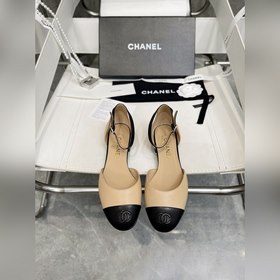 CHANEL Полуоткрытые туфли Mary Jane с двойным C Цвет： черный, бел