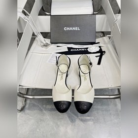 CHANEL Полуоткрытые туфли Mary Jane с двойным C Цвет： черный, бел