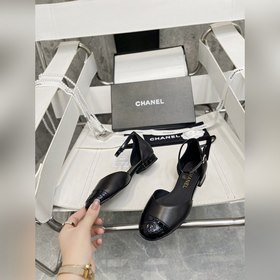CHANEL Полуоткрытые туфли Mary Jane Сандалии с двойным C Цвет： 