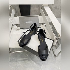 CHANEL Полуоткрытые туфли Mary Jane Сандалии с двойным C Цвет： 