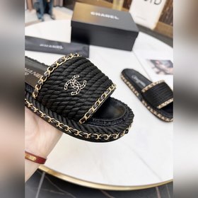CHANEL Новинка весны-лета от Chanel： сандалии с цепочками верево
