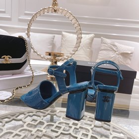 CHANEL Весна-лето Новые модели Цветные лаковые сандалии Chanel в 