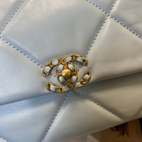 Chanel осень-зима 19. Сумка, сочетающая в себе все классические ч