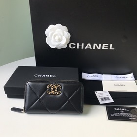 CHANEL Сумочка-клатч с застежкой-молнией &nbsp;черная, средни