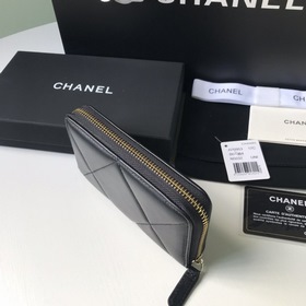 CHANEL Сумочка-клатч с застежкой-молнией &nbsp;черная, средни