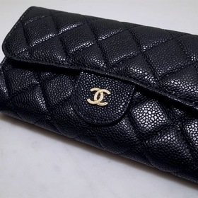 Chanel Длинный кожаный кошелек из кожи с текстурой икры Полностью
