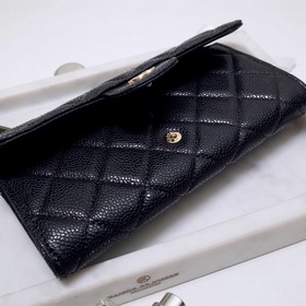 Chanel Длинный кожаный кошелек из кожи с текстурой икры Полностью