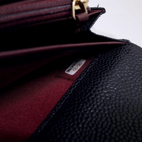 Chanel Длинный кожаный кошелек из кожи с текстурой икры Полностью