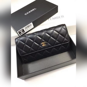 Кожаный кошелек CHANEL  Полностью изготовлен вручную, изысканная